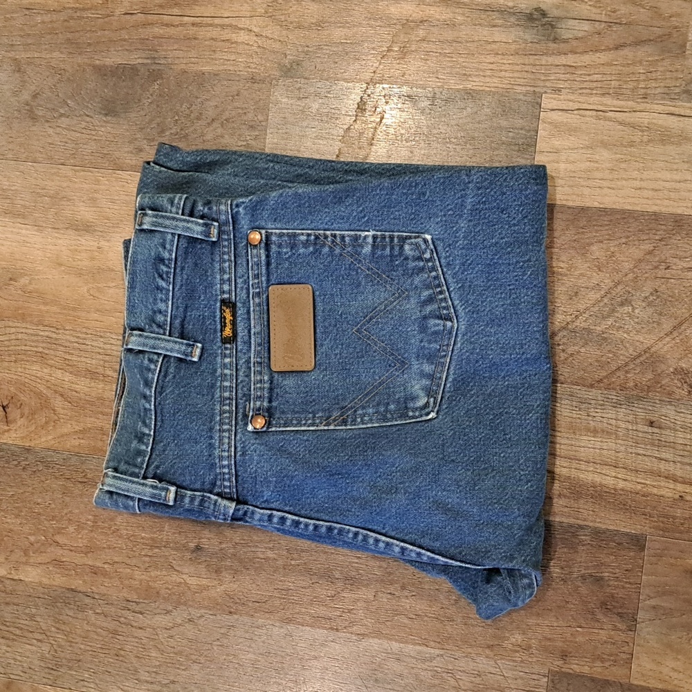 Wrangler Men's Jeans Size 35x38 Stlye 13MWZ